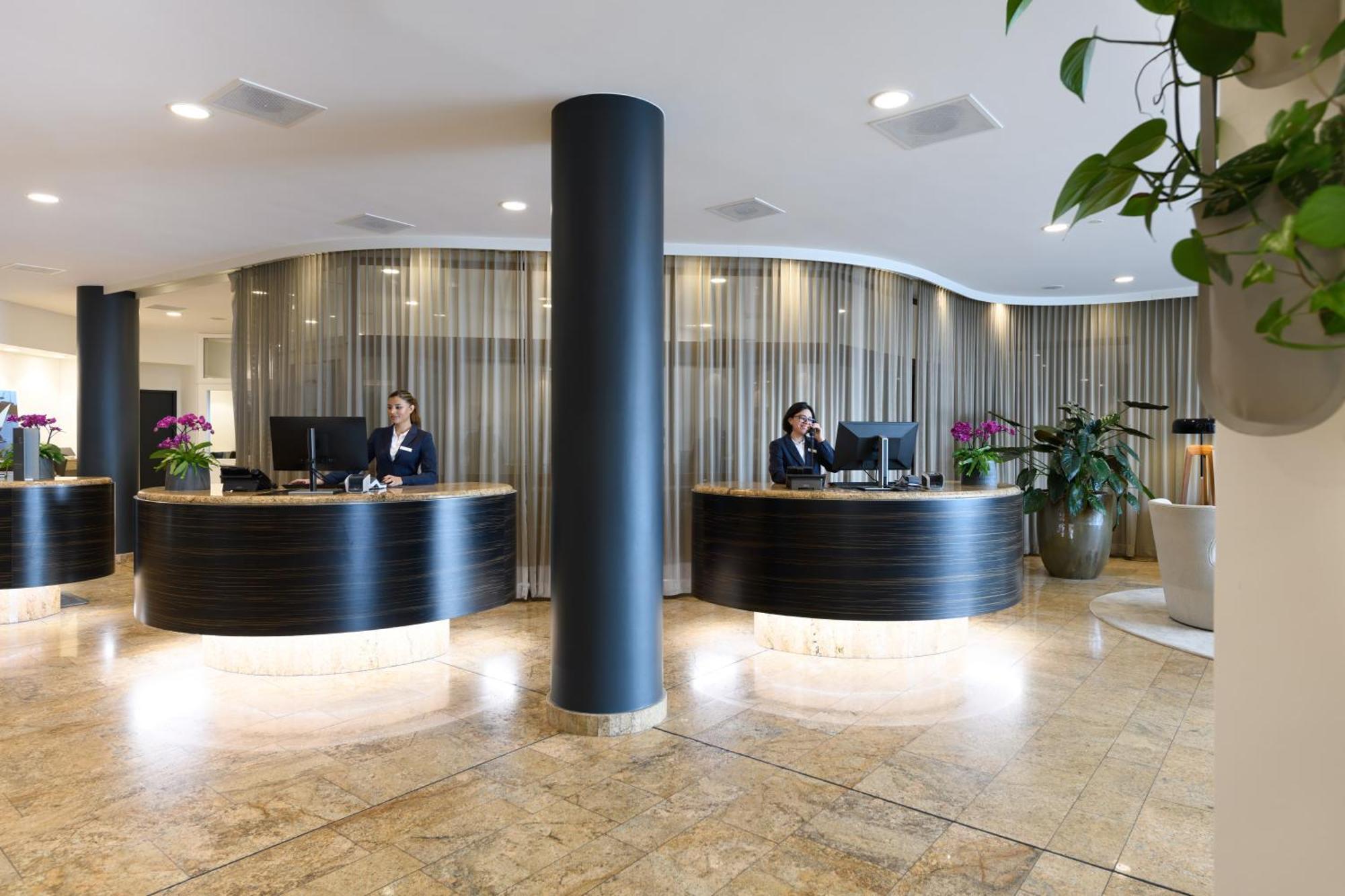Mövenpick Hotel Lausanne Exterior foto