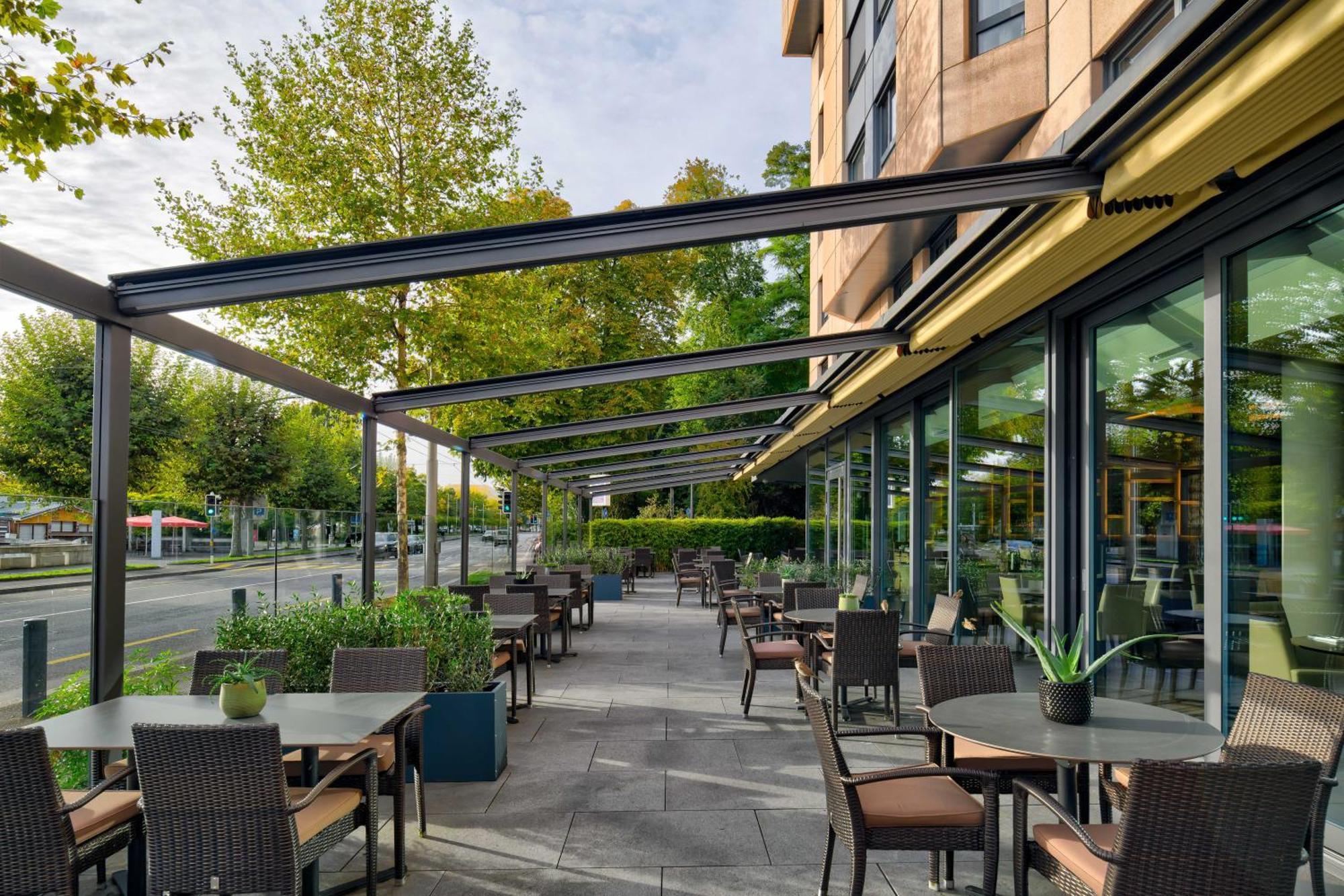 Mövenpick Hotel Lausanne Exterior foto